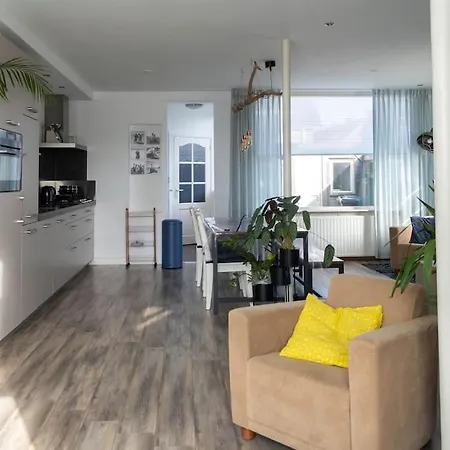 Huis Duinzicht Holiday home